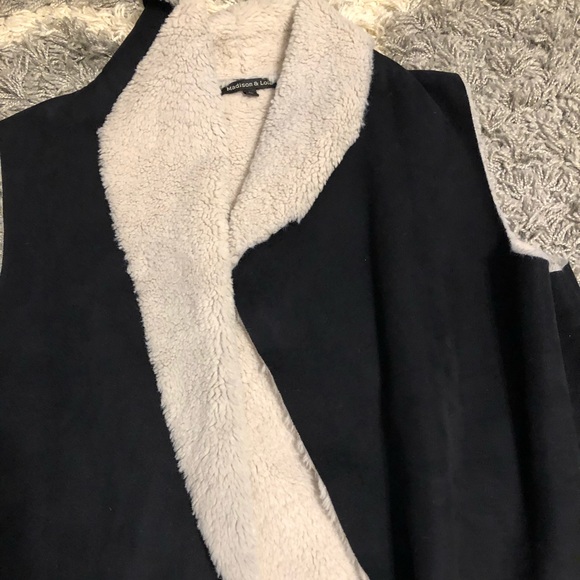 Madison & Lola Women Vest - Picture 8 of 10